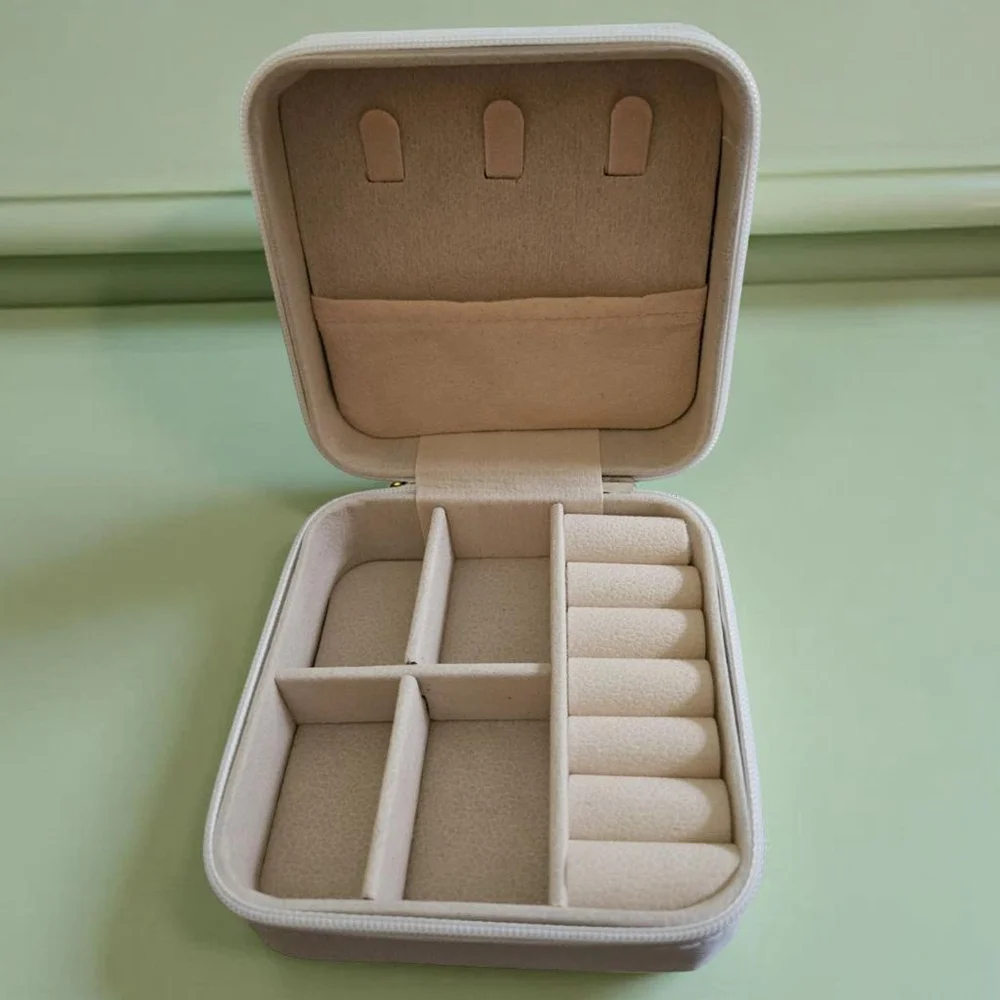 Portable Jewelry Travel Organizer - Ivory